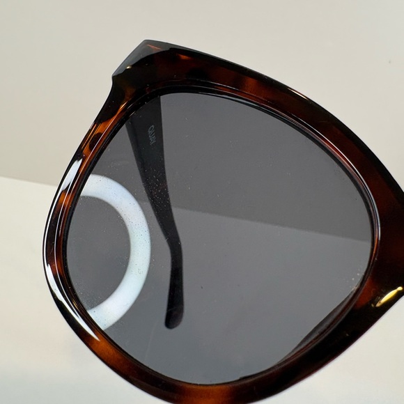 Quay Sunglasses “It’s My Way” - 125 / Quay Australia Tortoise Shell Sunglasses - Picture 11 of 13